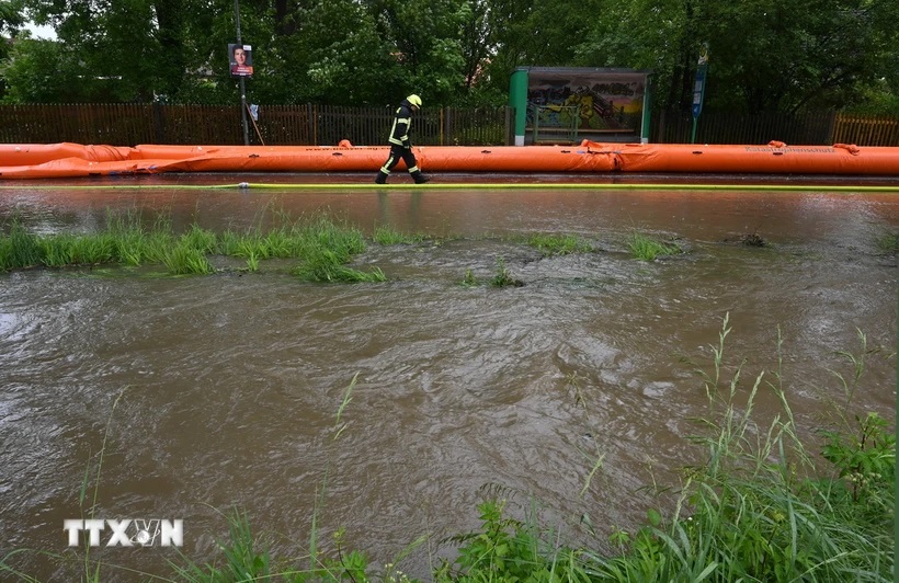Lũ lụt nghiêm trọng ở Đức, gần 2.000 người dân được yêu cầu đi lánh nạn